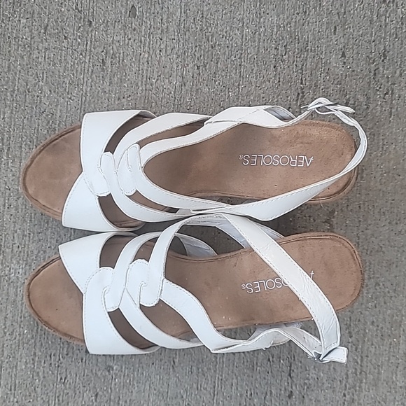 Aerosoles White comfortable soft sole sandels w/heels - Picture 1 of 5